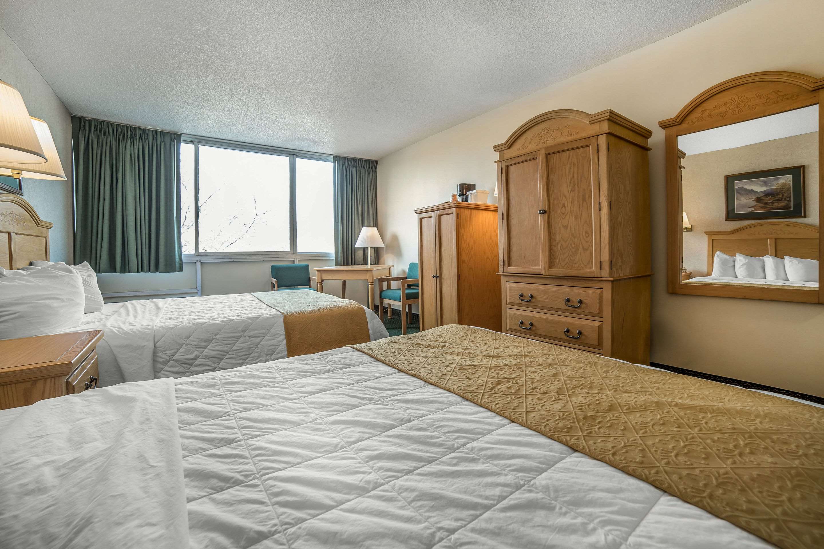 econo lodge rawlins