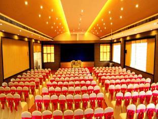 Paravoor Galaxy Hotel,Ernakulam>>Cherai Beach,3 star