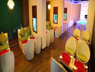 Paravoor Galaxy Hotel,Ernakulam>>Cherai Beach,3 star