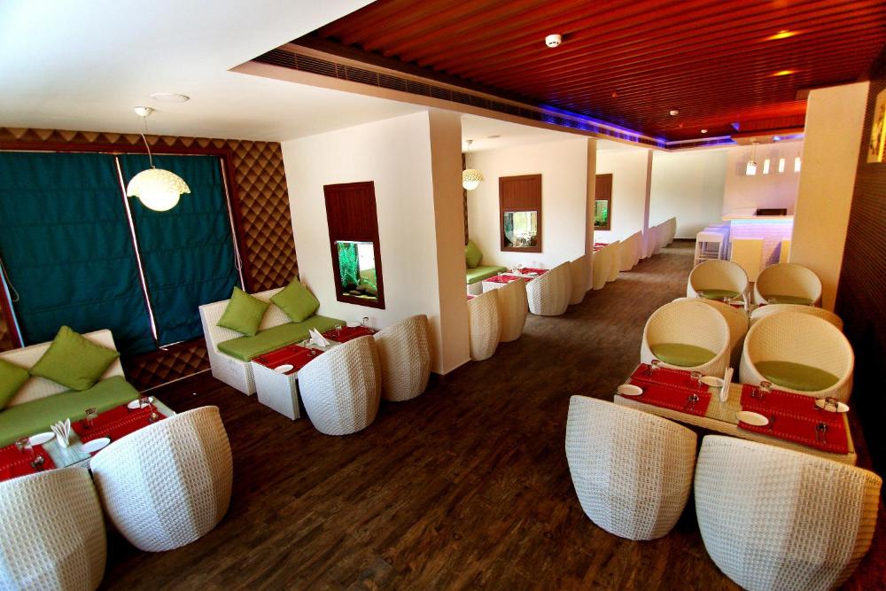 paravoor galaxy hotel