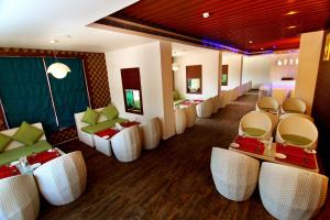 paravoor galaxy hotel