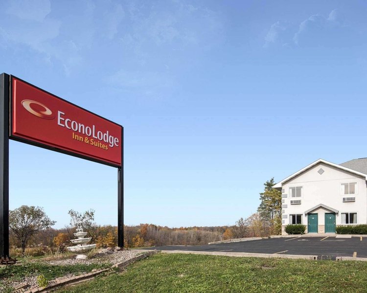 Econo Lodge Inn & Suites Canandaigua