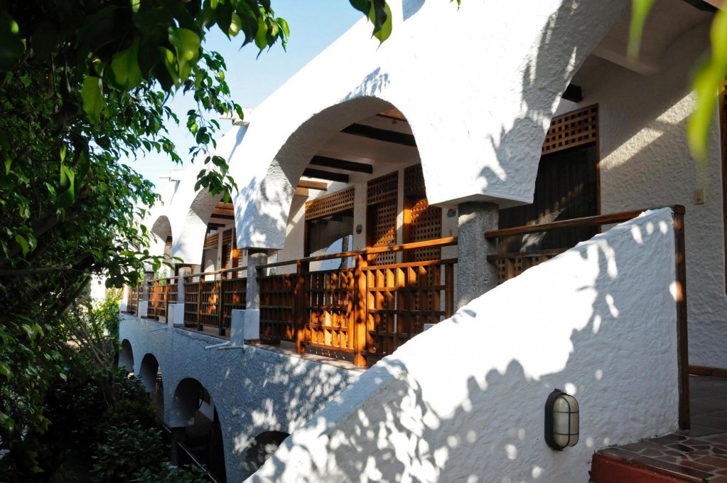 Hotel Silberstein,Ave Charles Darwin & Seymour,4 star
