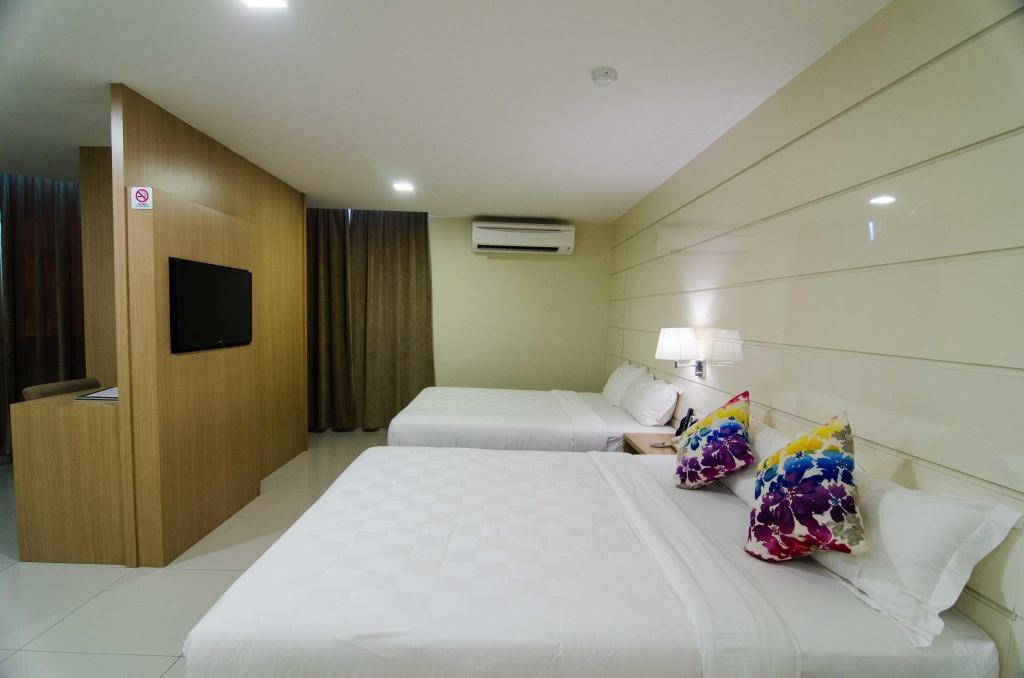 mornington hotel sitiawan