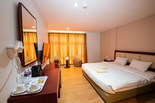 Lovina Inn Penuin Hotel,Batam City>>Batam,2 star