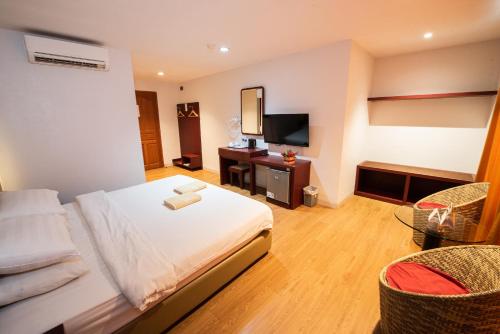 Lovina Inn Penuin Hotel,Batam City>>Batam,2 star