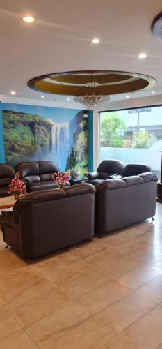 paradise hotel
