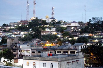 paradise hotel
