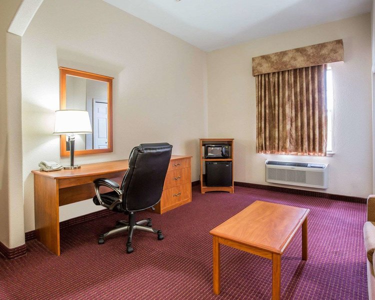 econo lodge inn and suites beaumont