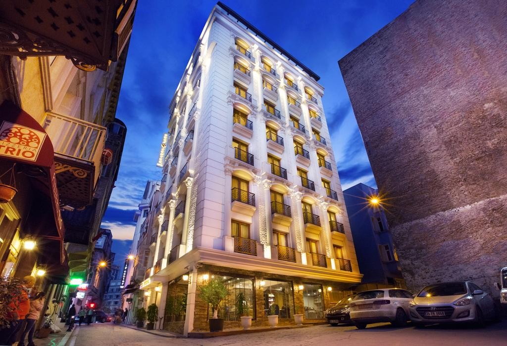 pera center hotel