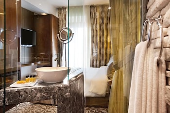 pera center hotel