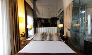 pera center hotel