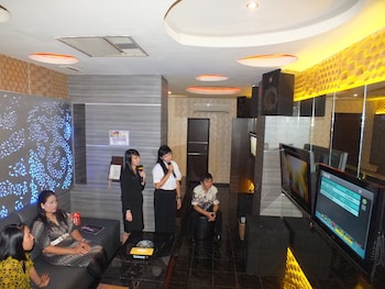 grand palace hotel makassar