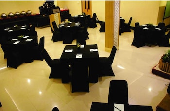 grand palace hotel makassar