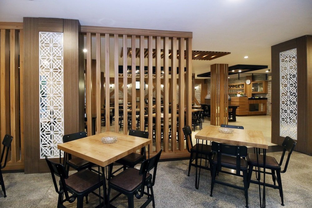 grand palace hotel makassar