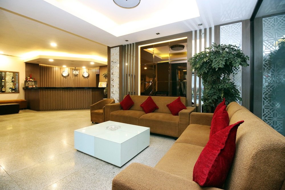 grand palace hotel makassar