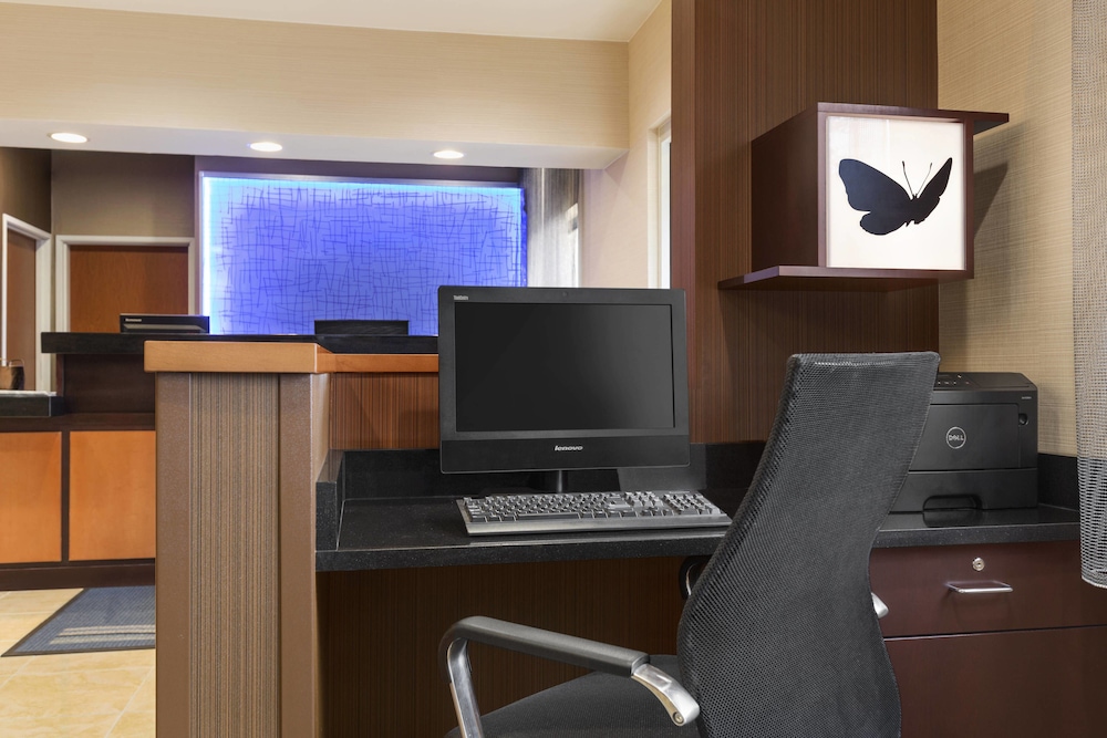 fairfield inn racine