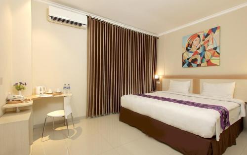 laxston hotel by front one