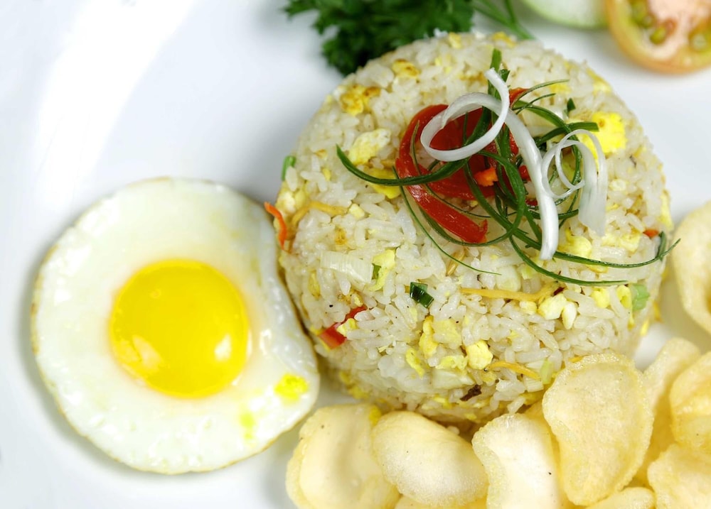 laxston hotel by front one