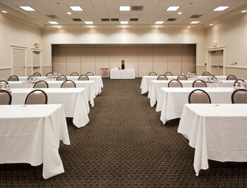 Holiday Inn Redding By Ihg,Shasta>>Redding,3 star
