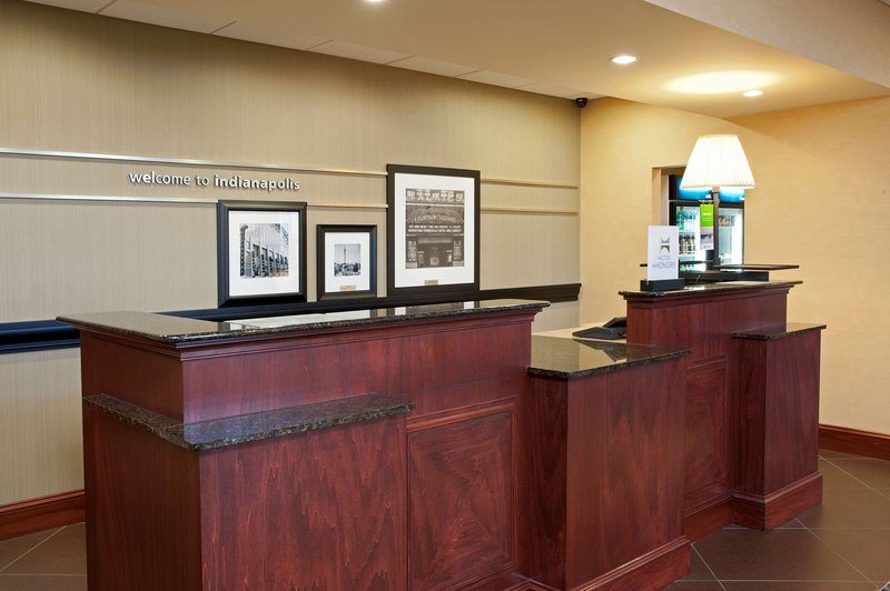 hampton inn and suites indianapolis airport