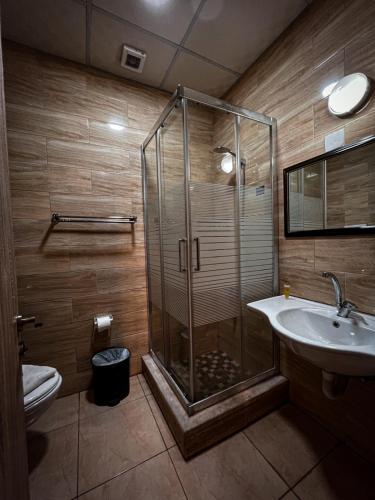 balcony hotel and suites