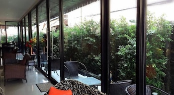 the one boutique hotel