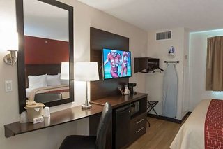 red roof inn georgetown in louisville west