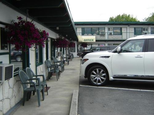 Flamingo Motel,Okanagan Valley>>Penticton,2 star