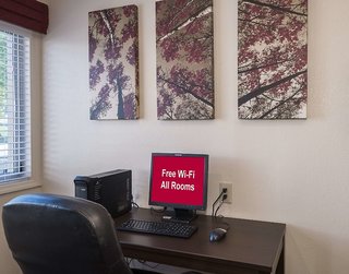 Red Roof Plus+ Poughkeepsie,New Paltz>>Crown Heights,3 star