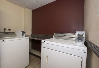 Red Roof Plus+ Poughkeepsie,New Paltz>>Crown Heights,3 star