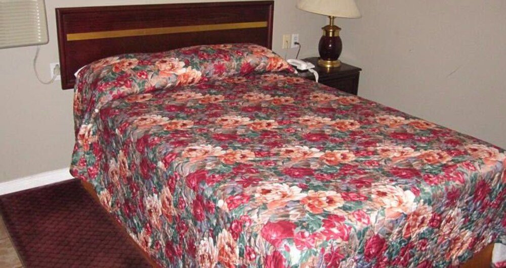 Crestwoodmotel,Burlington>>Aldershot,3 star