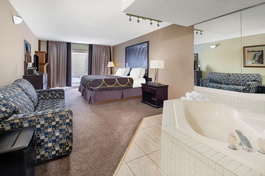 super 8 by wyndham niagara falls by the falls