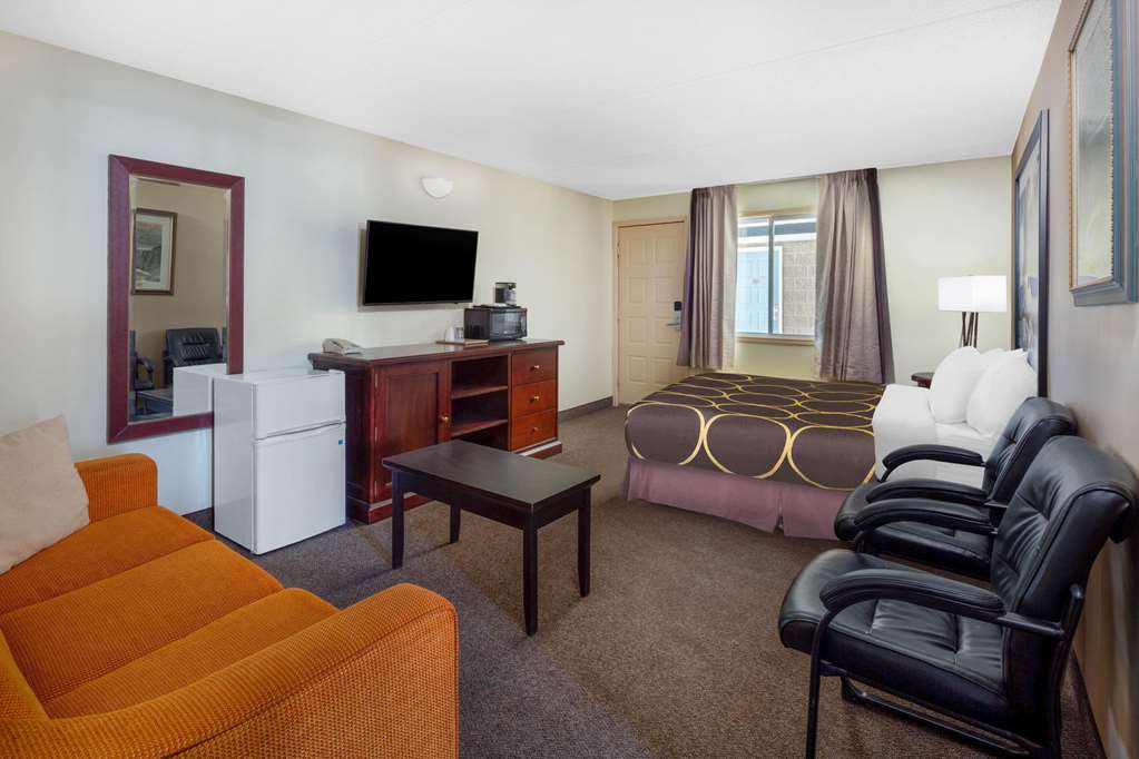 super 8 by wyndham niagara falls by the falls