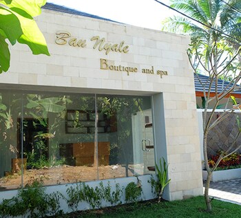 villa bau nyale