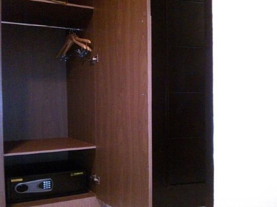 sutan raja cirebon hotel
