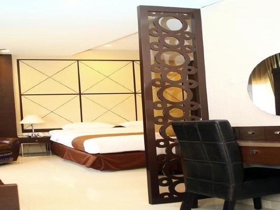 sutan raja cirebon hotel