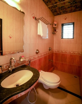 hotel lucky bandra