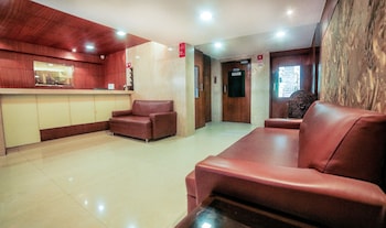 hotel lucky bandra