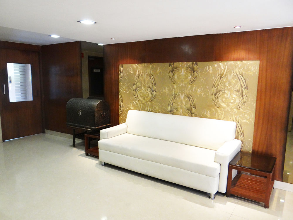 hotel lucky bandra