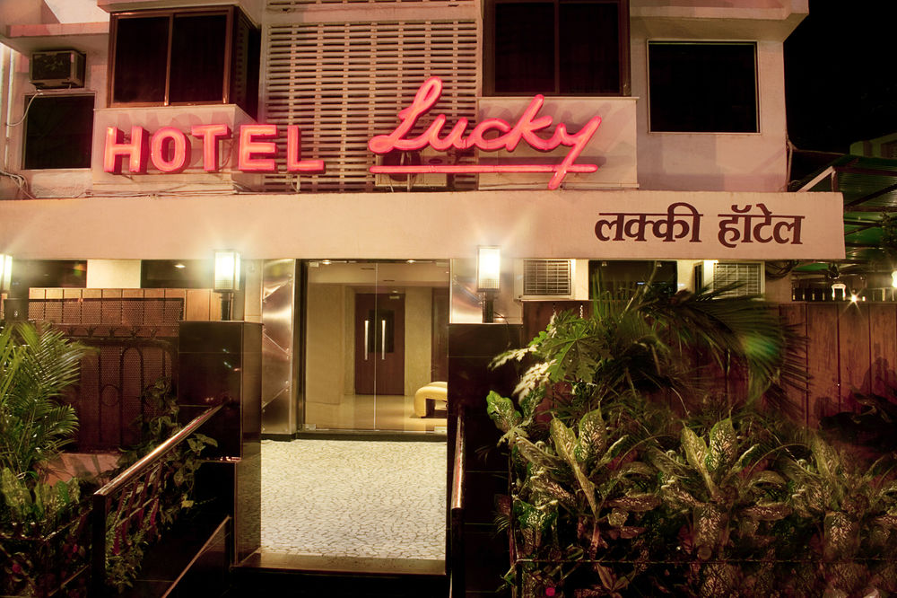 hotel lucky bandra
