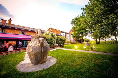 les ecuries de la tour