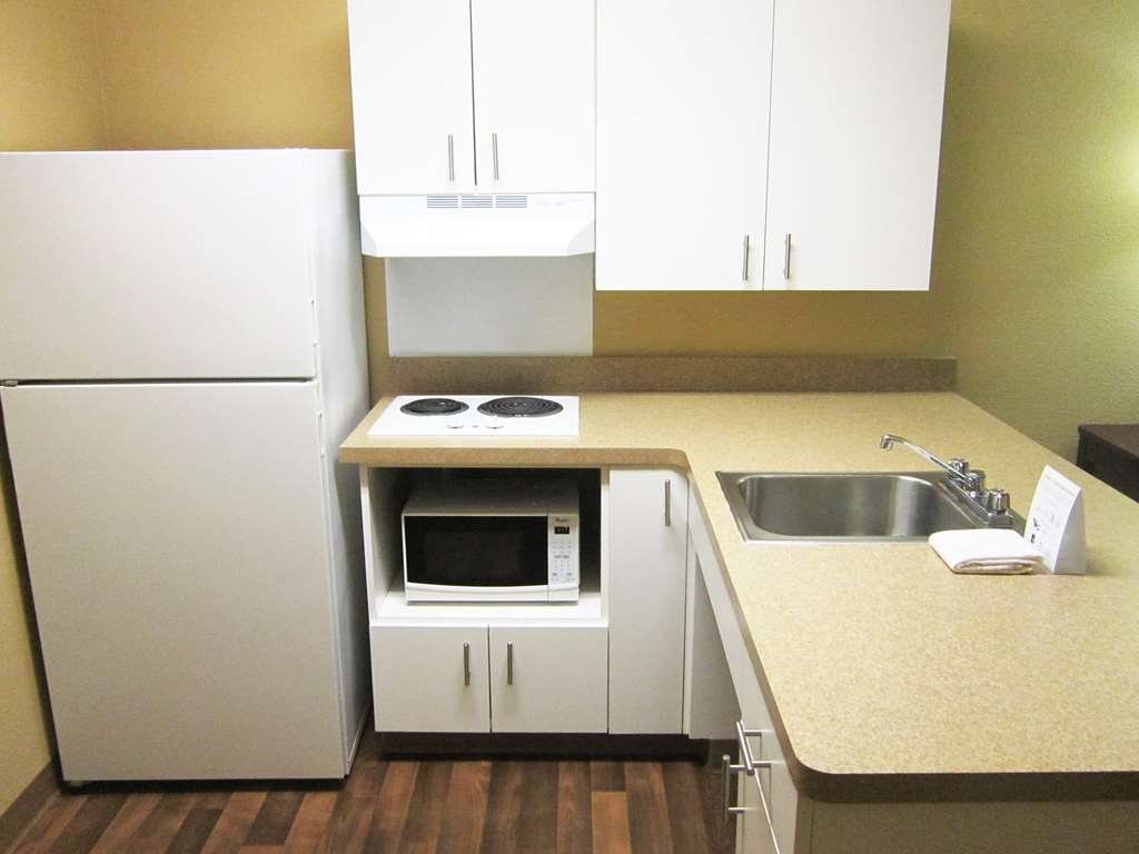 extended stay america suites detroit metropolitan airport