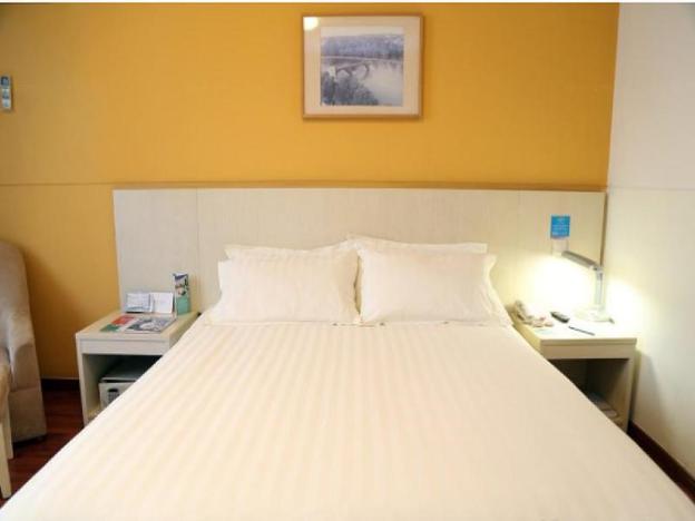 jinjiang inn central wuxi train station