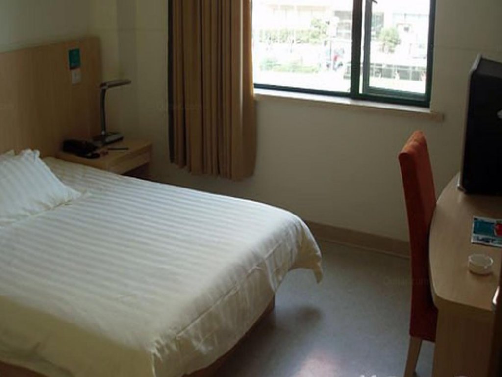 jinjiang inn central wuxi train station