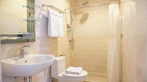 dprimahotel pattimura makassar