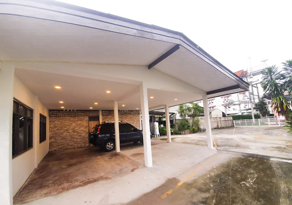 big tree old town hotel