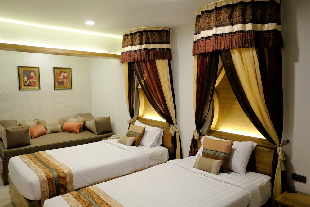 big tree old town hotel