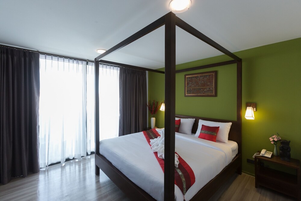 big tree old town hotel