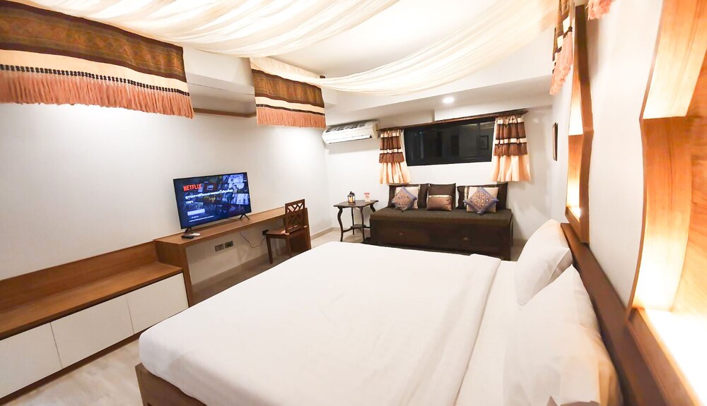 big tree old town hotel